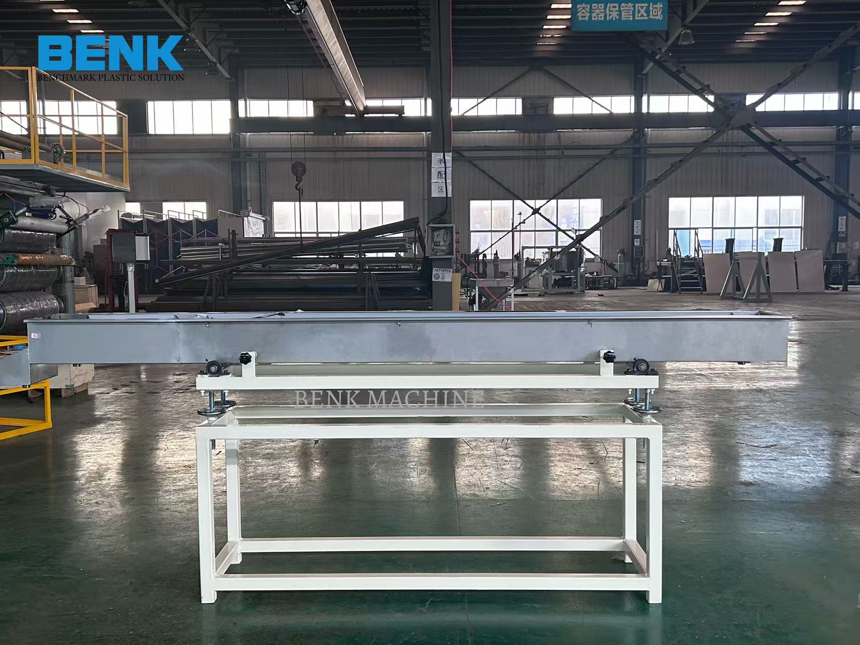 TPE extrusion cooling water tank by Benk Machinery, designed for efficient cooling of extruded profiles.